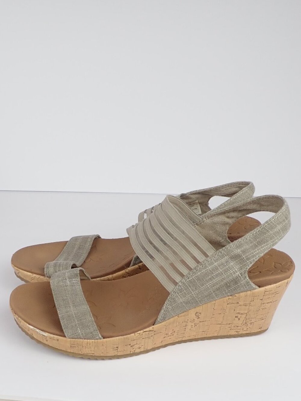 Skechers Women's 9 Beverlee Sheer Luck Wedge Sandals